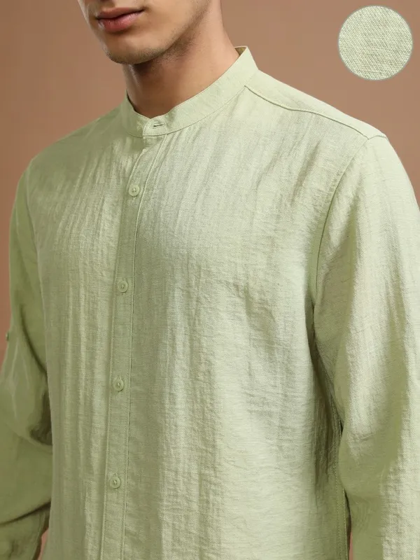 Highlander Men Green Textured Regular Fit Casual Shirt