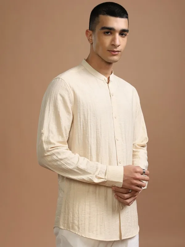 Highlander Men Cream Solid Regular Fit Casual Shirt