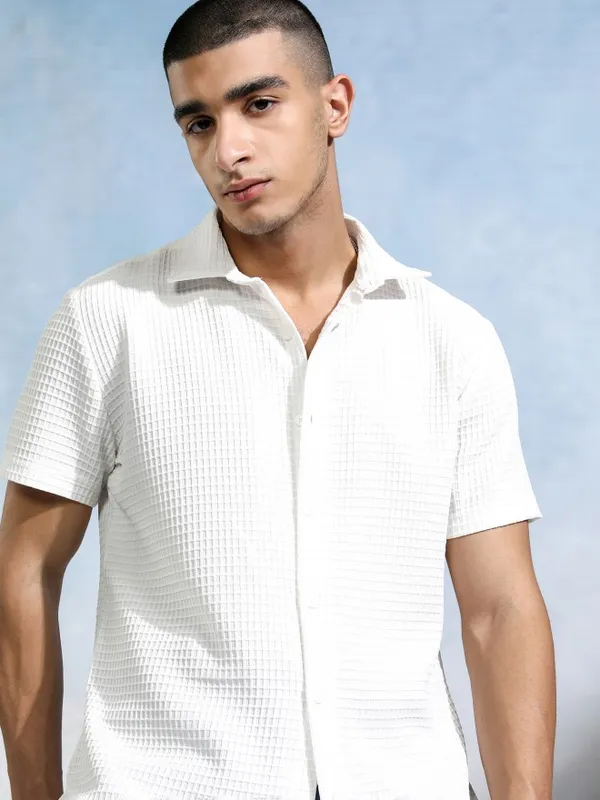 Highlander Men White Textured Slim Fit Casual Shirt