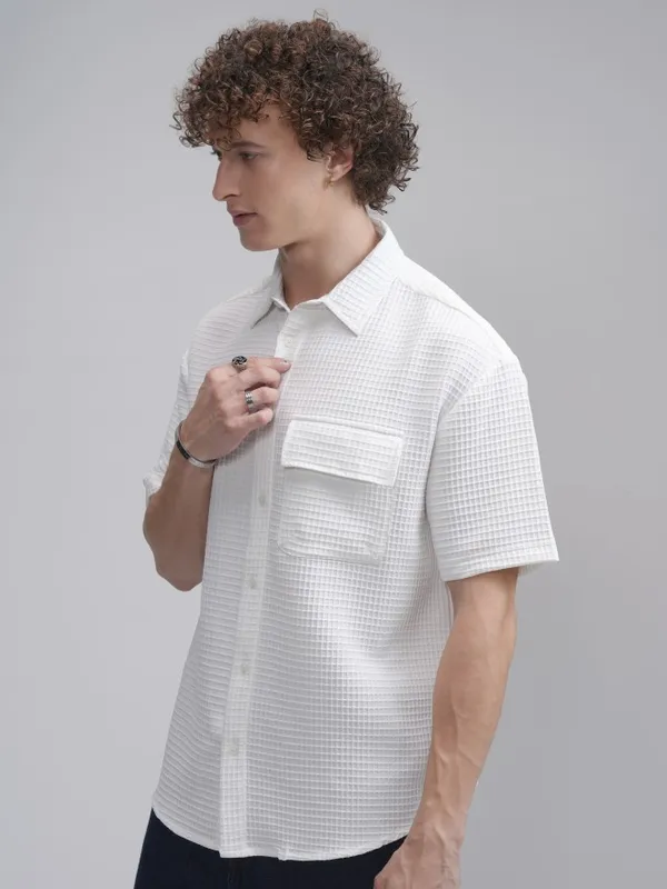 Highlander Men White Solid Oversized Fit Casual Shirt