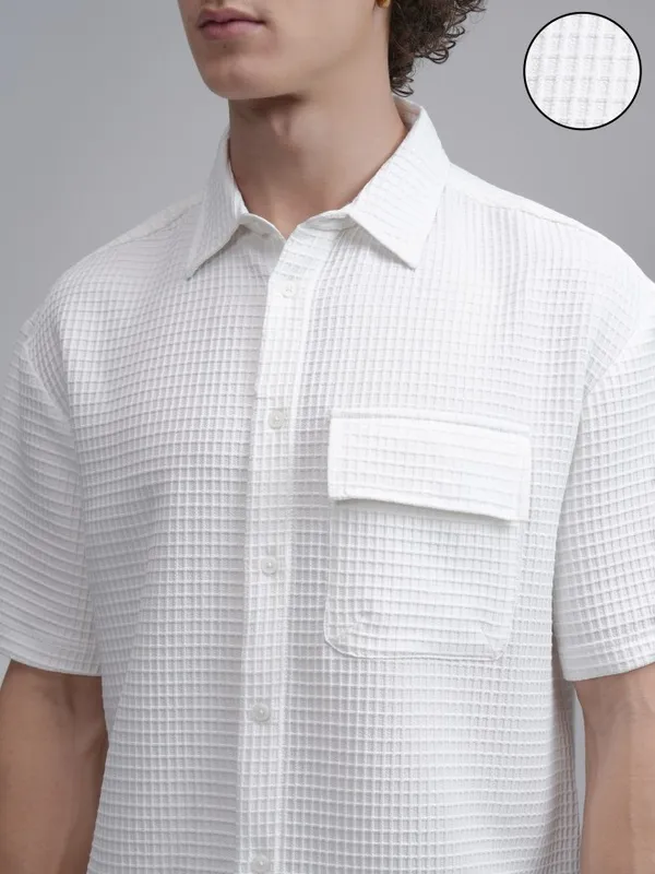 Highlander Men White Solid Oversized Fit Casual Shirt