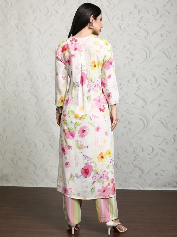 Vishudh Women White Printed Kurta With Trousers