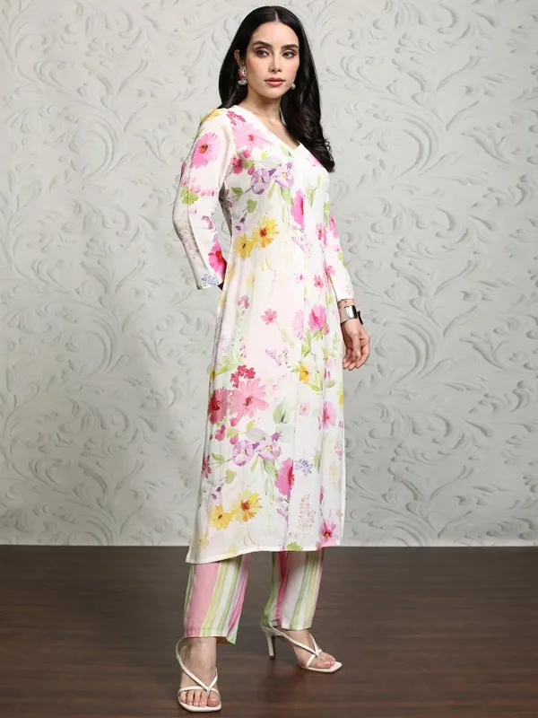 Vishudh Women White Printed Kurta With Trousers