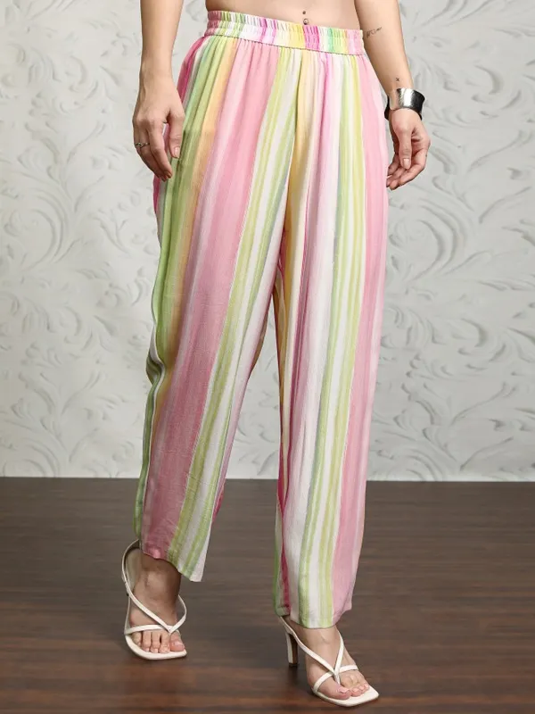 Vishudh Women White Printed Kurta With Trousers