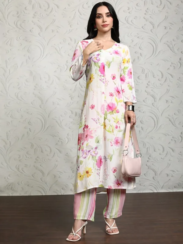 Women Kurta With Trousers