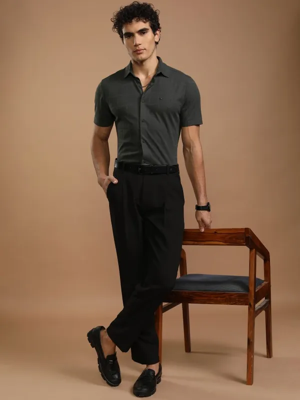 Highlander Men Grey Checked Slim Fit Casual Shirt