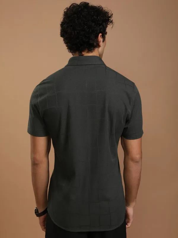 Highlander Men Grey Checked Slim Fit Casual Shirt