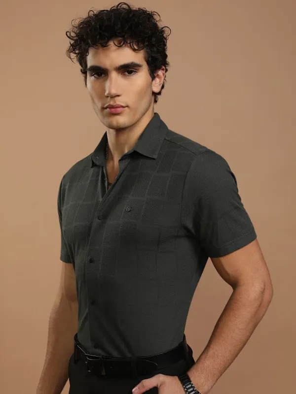 Highlander Men Grey Checked Slim Fit Casual Shirt