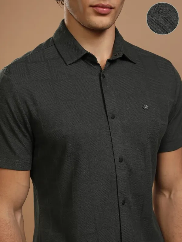 Highlander Men Grey Checked Slim Fit Casual Shirt