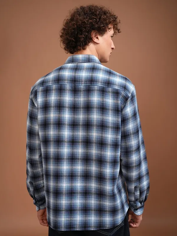 Highlander Men Blue Checked Relaxed Fit Casual Shirt