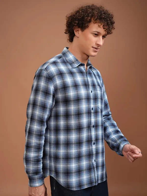 Highlander Men Blue Checked Relaxed Fit Casual Shirt