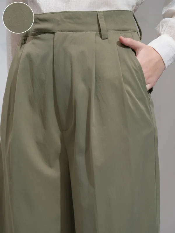 Tokyo Talkies Women Green Solid Regular Fit Casual Trouser