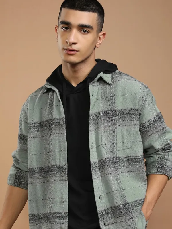 Highlander Men Teal Checked Relaxed Fit Casual Shirt