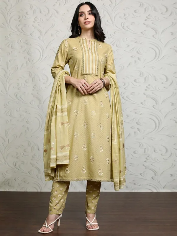 Women Kurta With Trousers & Dupatta