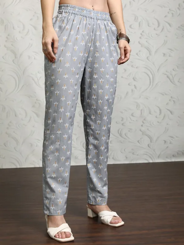 Vishudh Women Grey Printed Kurta With Trousers And Dupatta