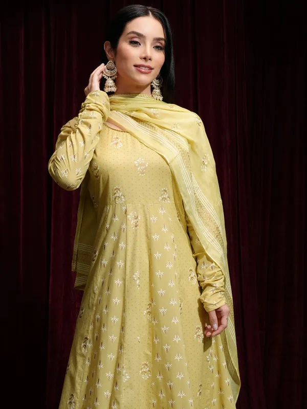 Women Kurta With Trousers & Dupatta