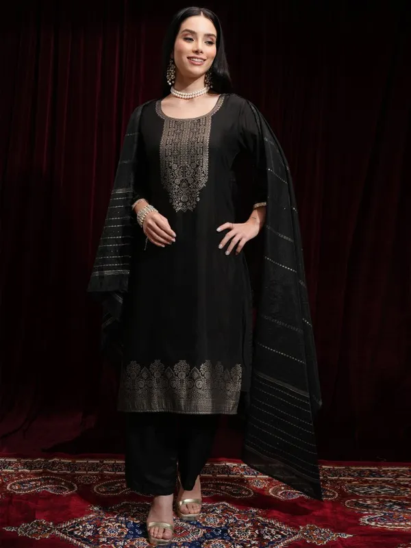 Women Kurta With Trouser And Dupatta