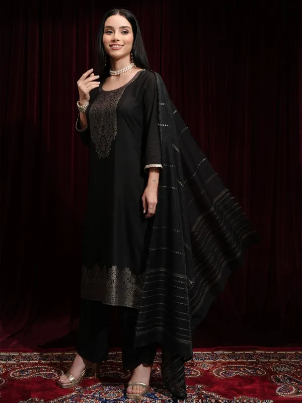 Women Kurta With Trouser And Dupatta