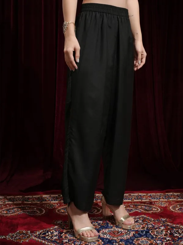 Women Kurta With Trouser And Dupatta