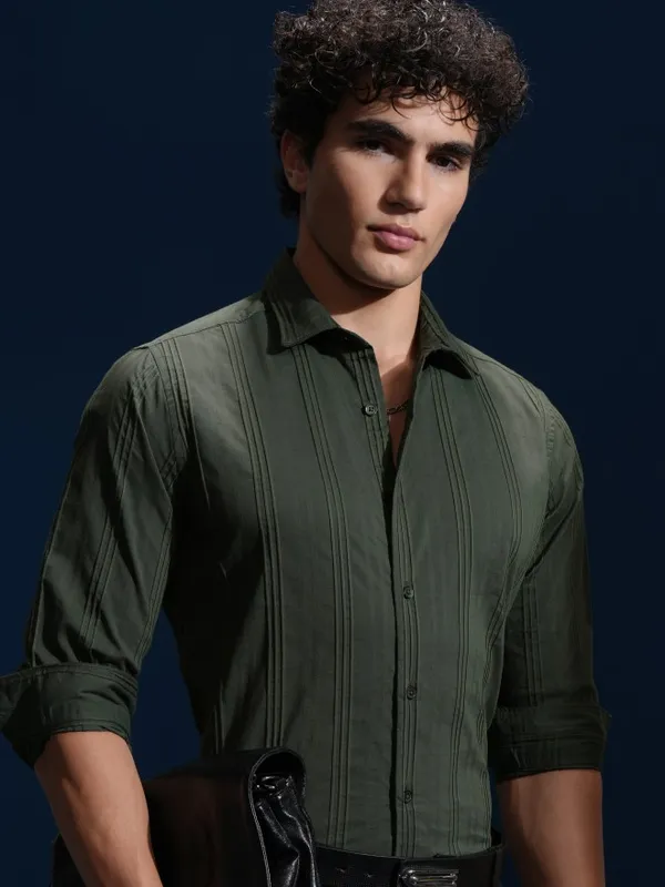 Highlander Men Green Striped Slim Fit Casual Shirt