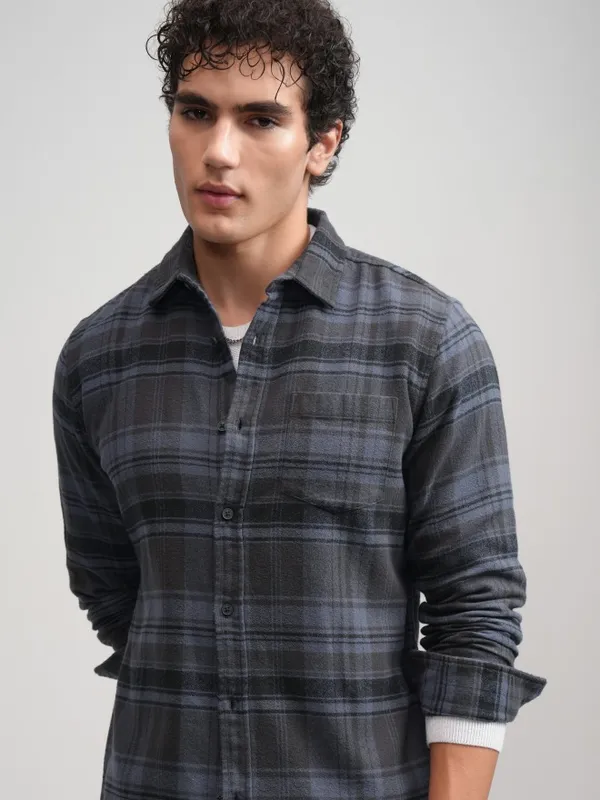 Highlander Men Blue Checked Slim Fit Casual Shirt