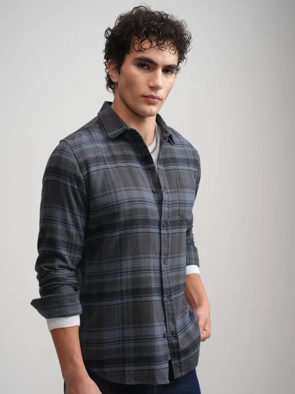 Highlander Men Blue Checked Slim Fit Casual Shirt