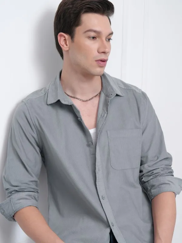 Highlander Men Grey Solid Slim Fit Casual Shirt