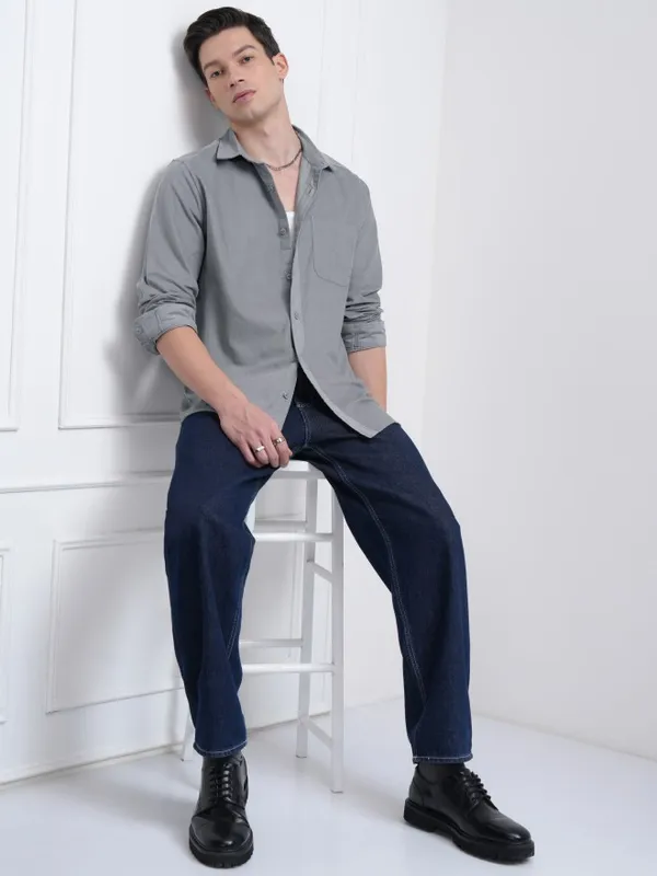 Highlander Men Grey Solid Slim Fit Casual Shirt