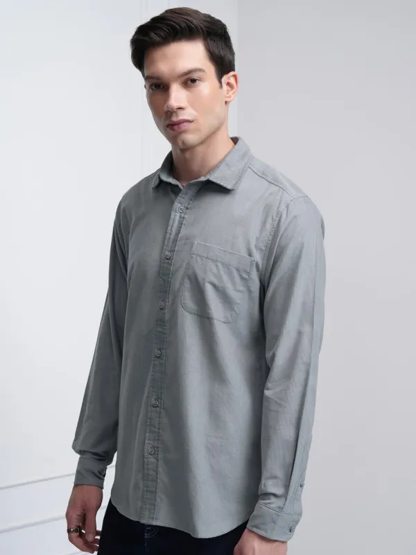 Highlander Men Grey Solid Slim Fit Casual Shirt