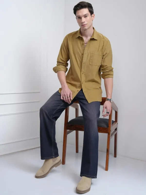Highlander Men Mustard Solid Slim Fit Corduroy Casual Shirt