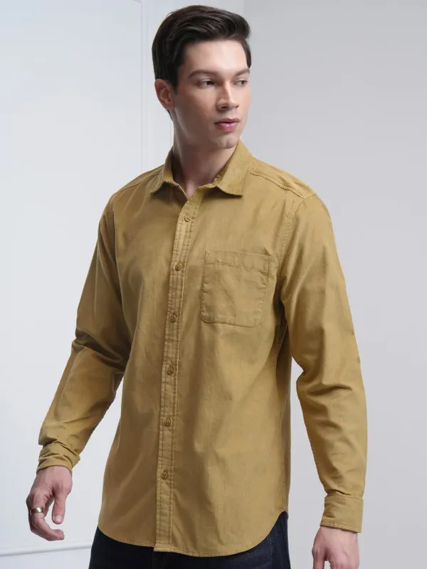 Highlander Men Mustard Solid Slim Fit Corduroy Casual Shirt