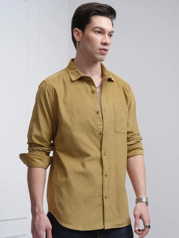Highlander Men Mustard Solid Slim Fit Corduroy Casual Shirt