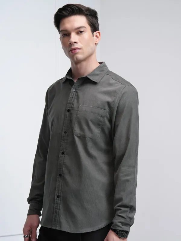 Highlander Men Grey Solid Slim Fit Casual Shirt