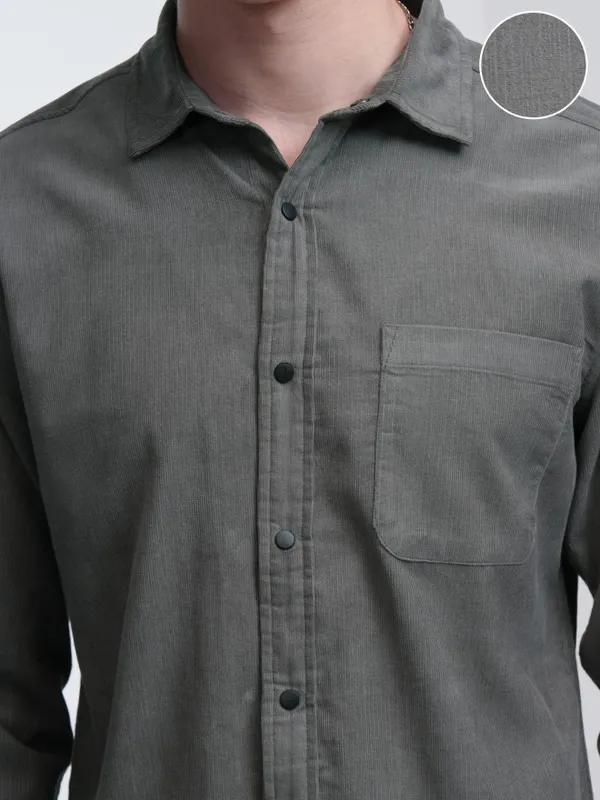 Highlander Men Grey Solid Slim Fit Casual Shirt