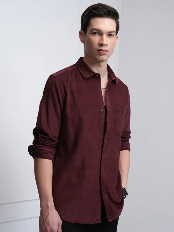 Highlander Men Maroon Solid Slim Fit Casual Shirt