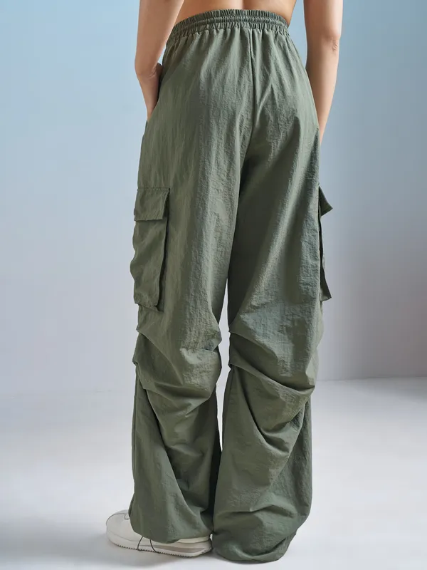 Street By Tokyo Talkies Women Green Solid Loose Fit Cargos