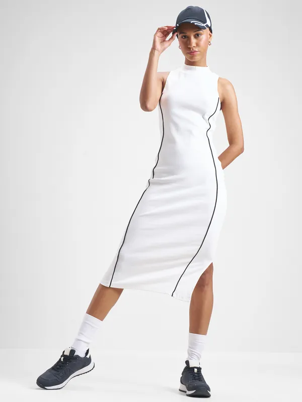 Street By Tokyo Talkies Women White Solid Bodycon Dress