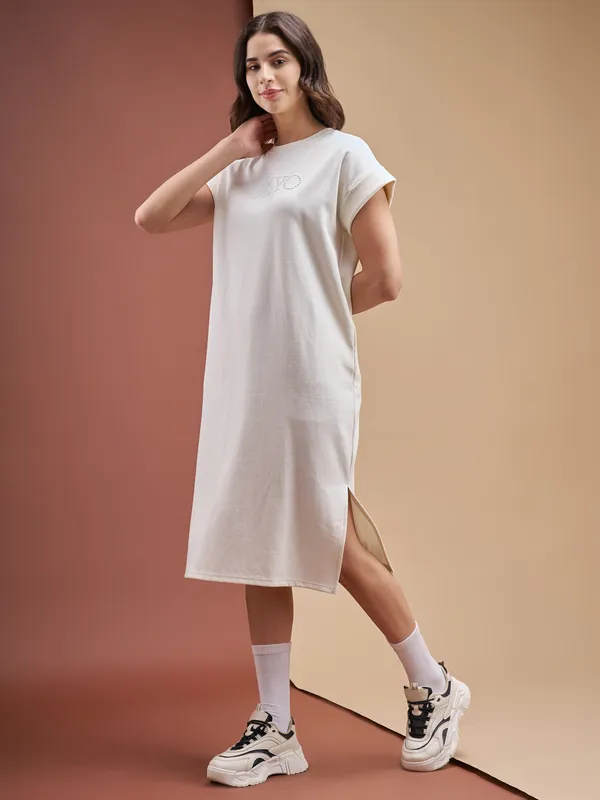 Street By Tokyo Talkies Women Off White Solid T-shirt Dress