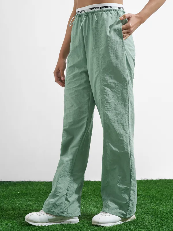 Street By Tokyo Talkies Women Green Solid Relaxed Fit Cargos
