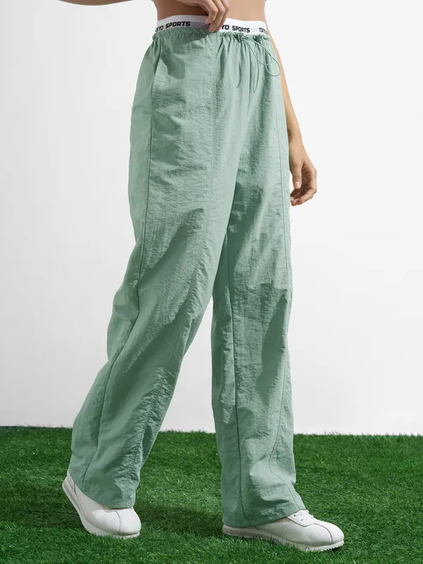 Street By Tokyo Talkies Women Green Solid Relaxed Fit Cargos