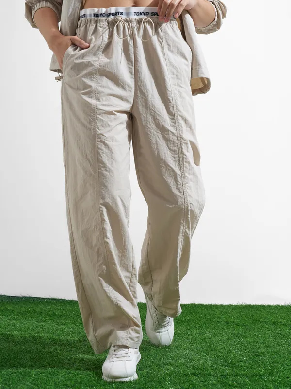 Street By Tokyo Talkies Women Beige Solid Relaxed Fit Cargos