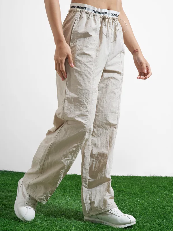 Street By Tokyo Talkies Women Beige Solid Relaxed Fit Cargos