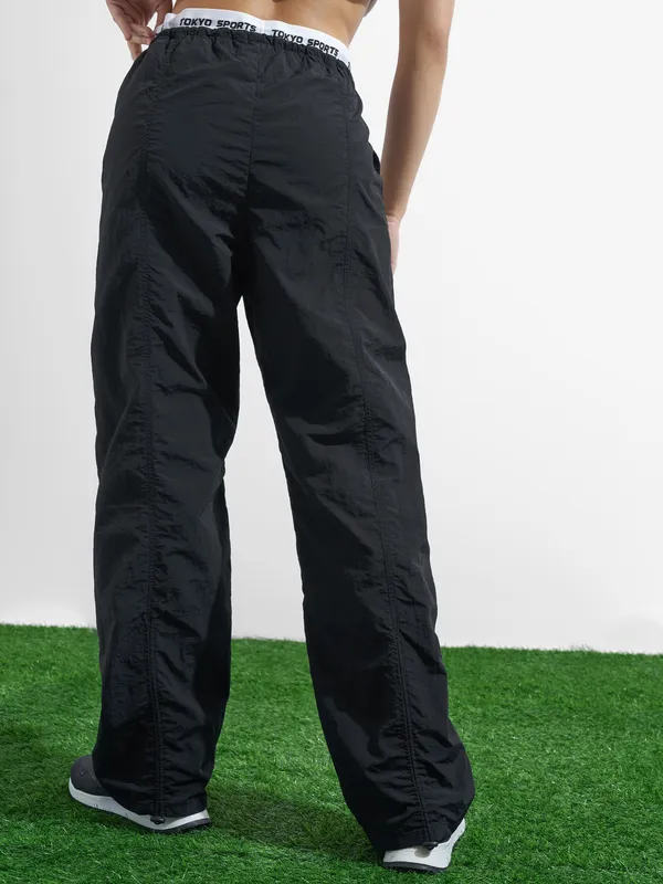 Street By Tokyo Talkies Women Black Solid Relaxed Fit Cargos