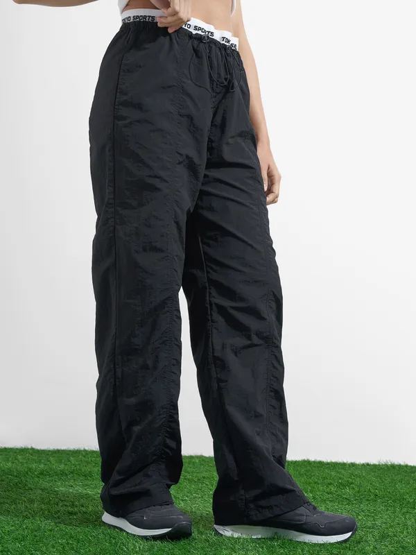 Street By Tokyo Talkies Women Black Solid Relaxed Fit Cargos