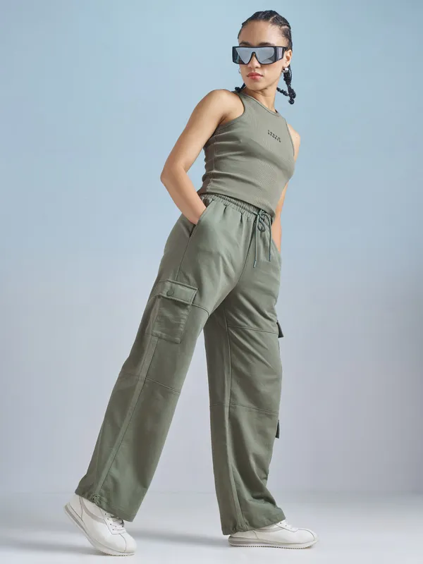 Street By Tokyo Talkies Women Olive Solid Relaxed Fit Cargos