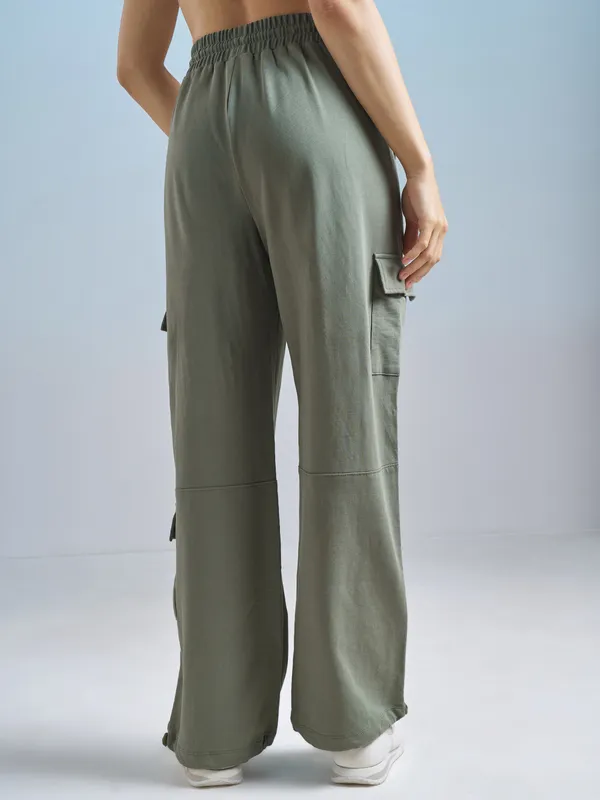 Street By Tokyo Talkies Women Olive Solid Relaxed Fit Cargos