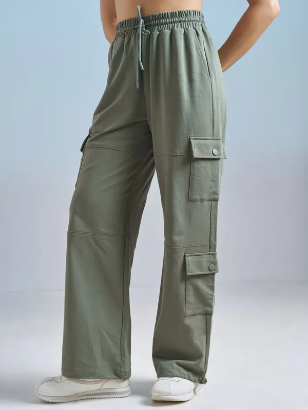 Street By Tokyo Talkies Women Olive Solid Relaxed Fit Cargos