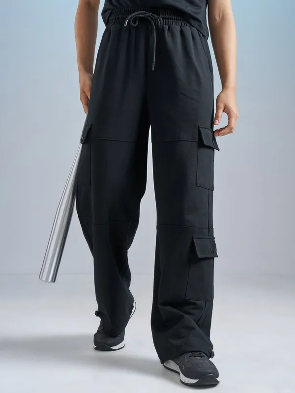 Street By Tokyo Talkies Women Black Solid Relaxed Fit Cargos