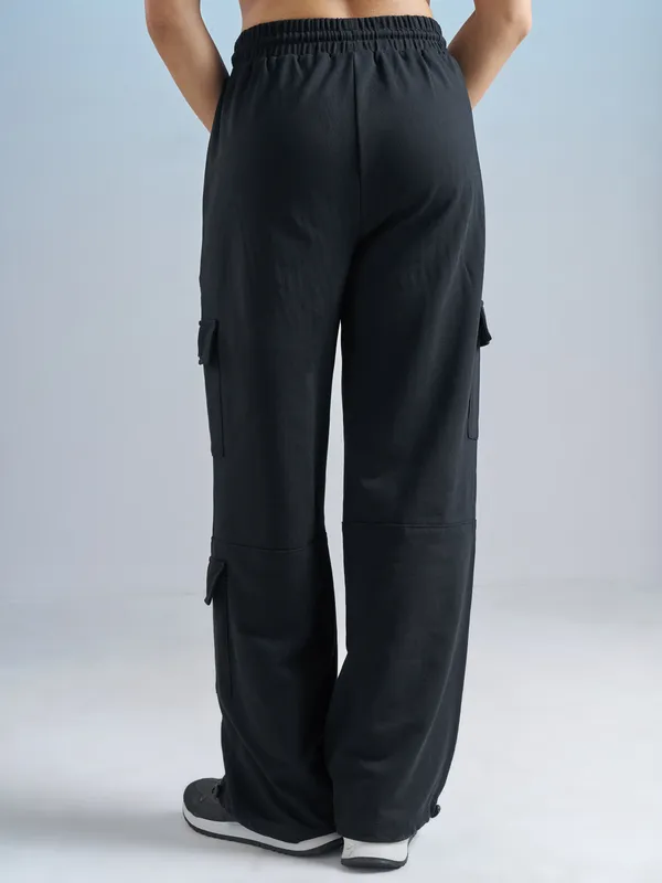 Street By Tokyo Talkies Women Black Solid Relaxed Fit Cargos