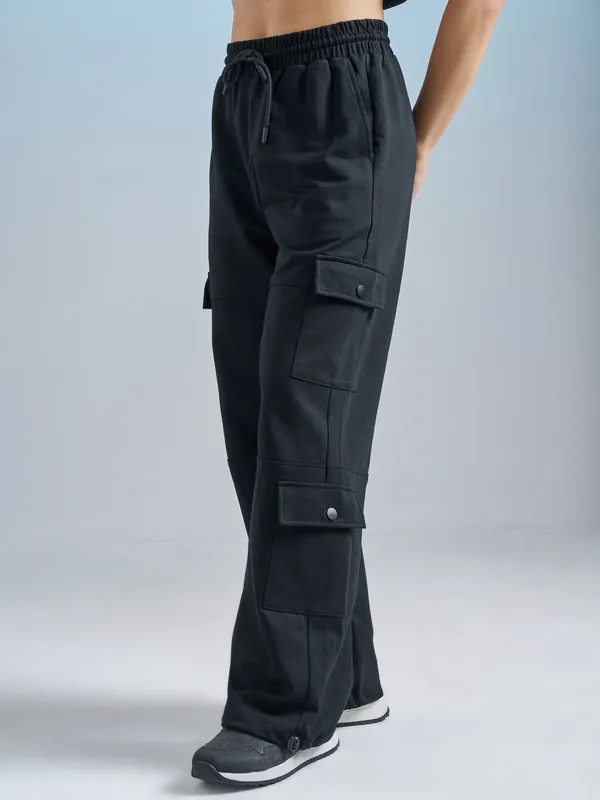 Street By Tokyo Talkies Women Black Solid Relaxed Fit Cargos